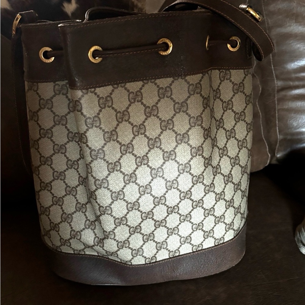 Gucci Men's Duffel Bag in Brown and Cream - Picture 2 of 5